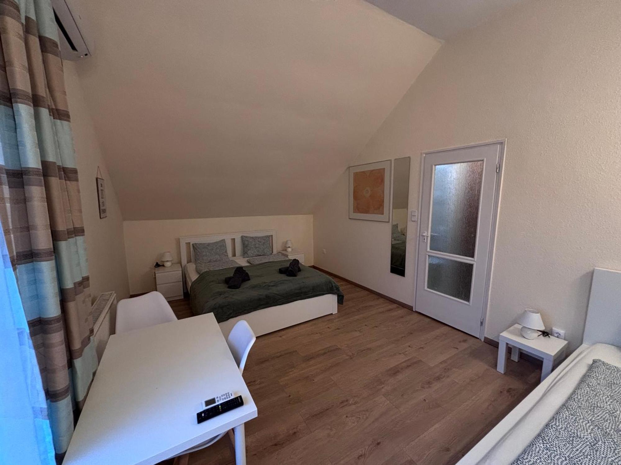 Bed and Breakfast Airportmax Panzio à Vecsés Extérieur photo