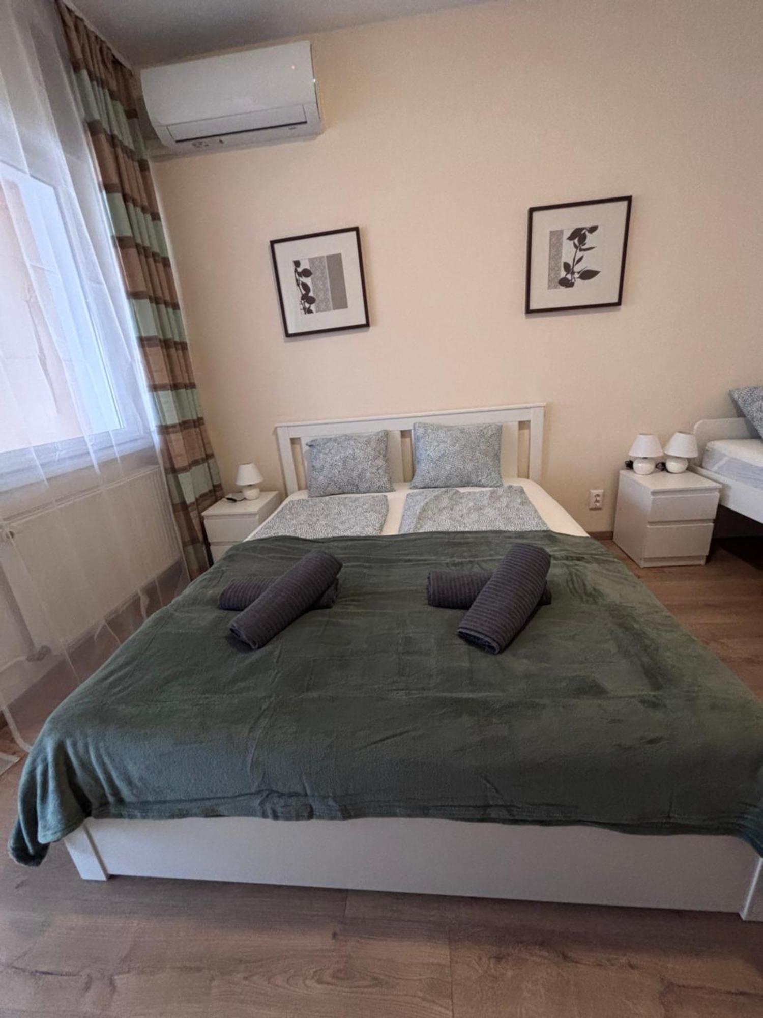 Bed and Breakfast Airportmax Panzio à Vecsés Extérieur photo