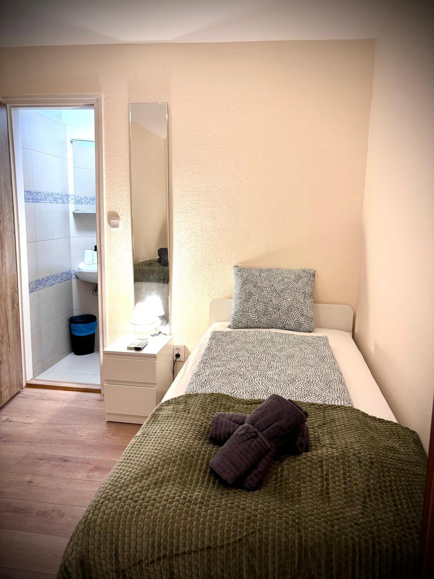 Bed and Breakfast Airportmax Panzio à Vecsés Extérieur photo